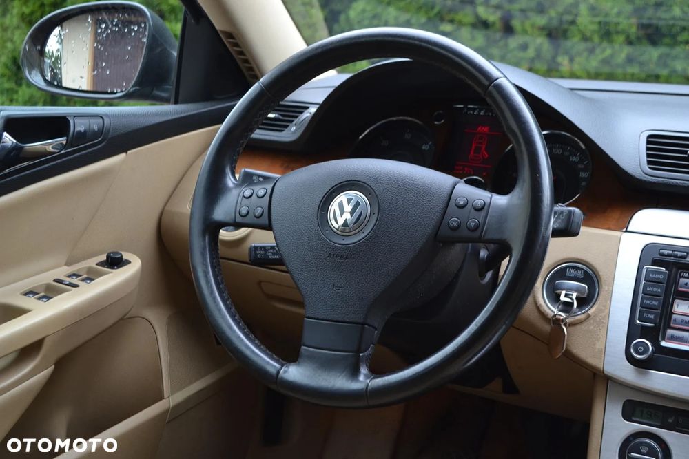 Volkswagen Passat Variant 2.0 TDI Highline - 18