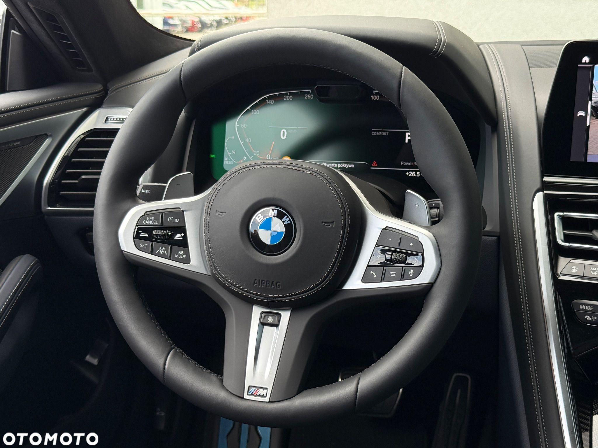 BMW Seria 8 - 24