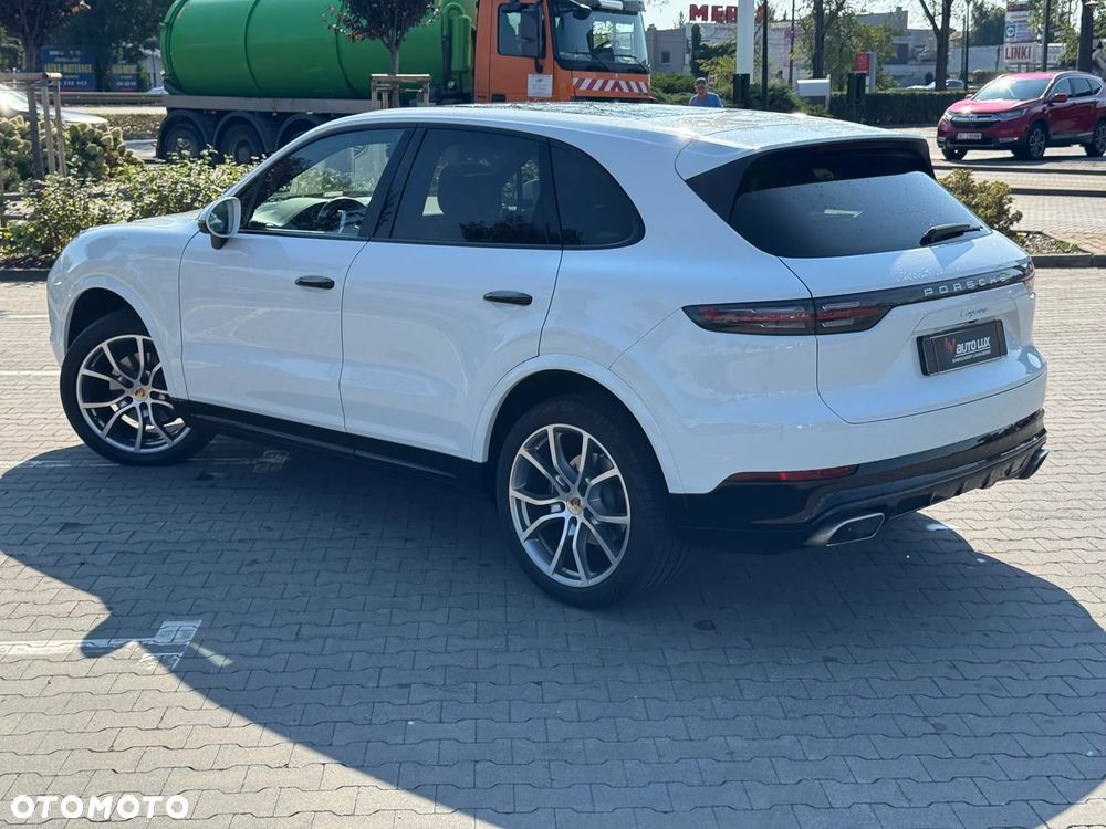 Porsche Cayenne - 4