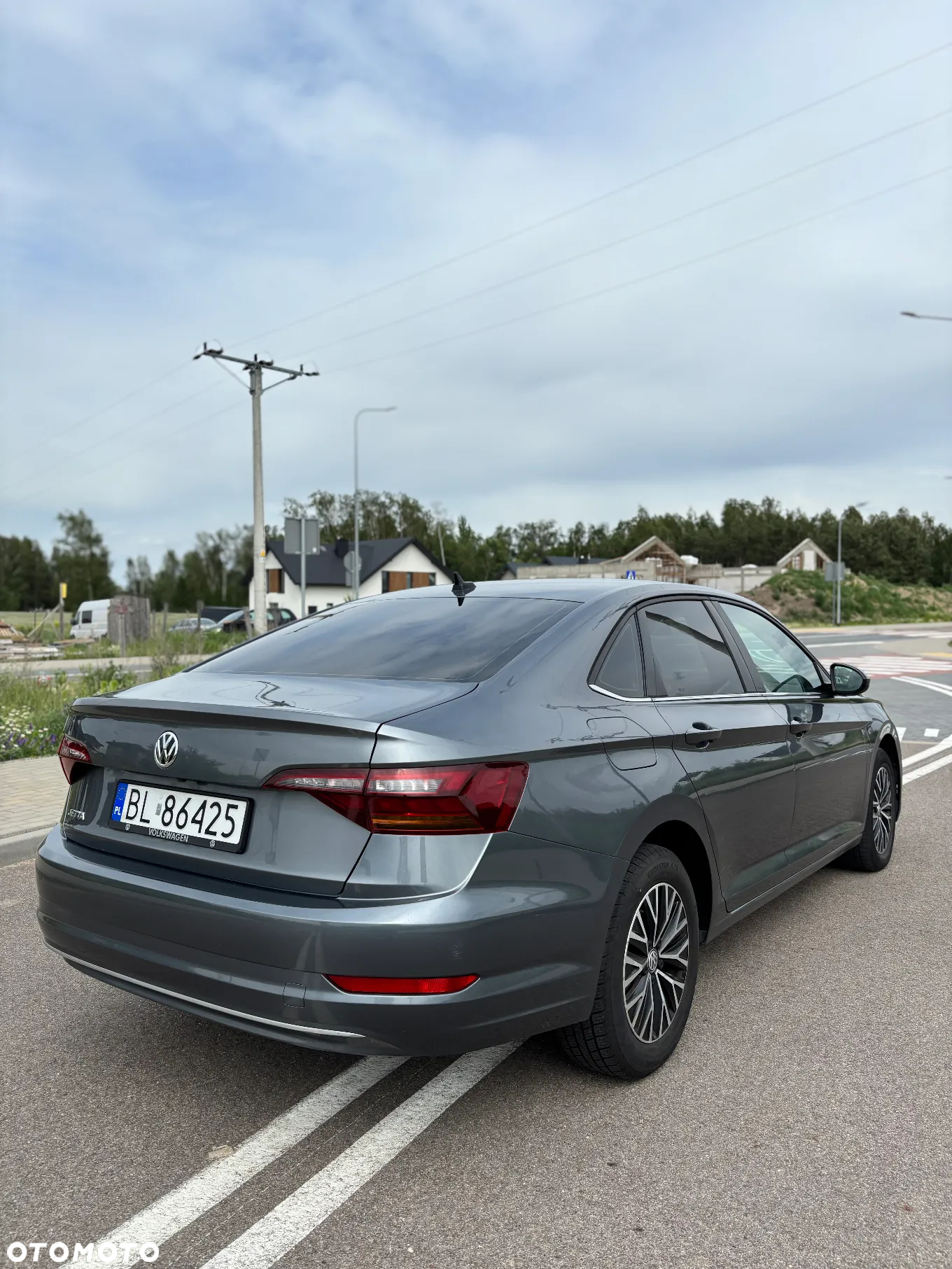Volkswagen Jetta - 4