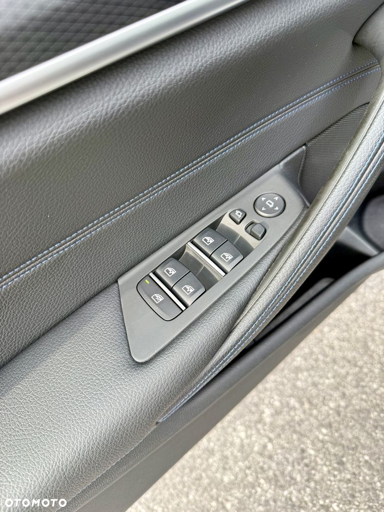 BMW Seria 5 520i mHEV M Sport sport - 23