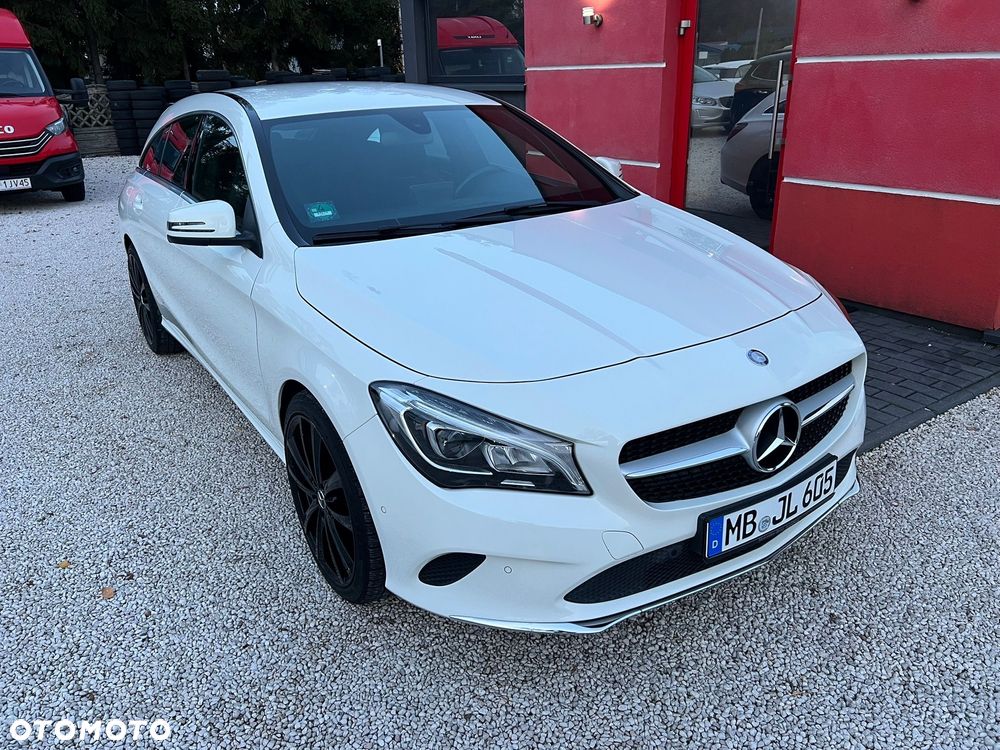 Mercedes-Benz CLA Shooting Brake 180 7G-DCT Urban - 1