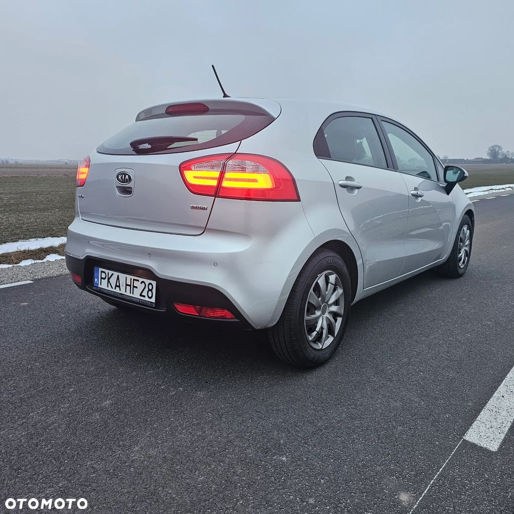 Kia Rio 1.4 CRDI Fifa World Cup Edition - 3