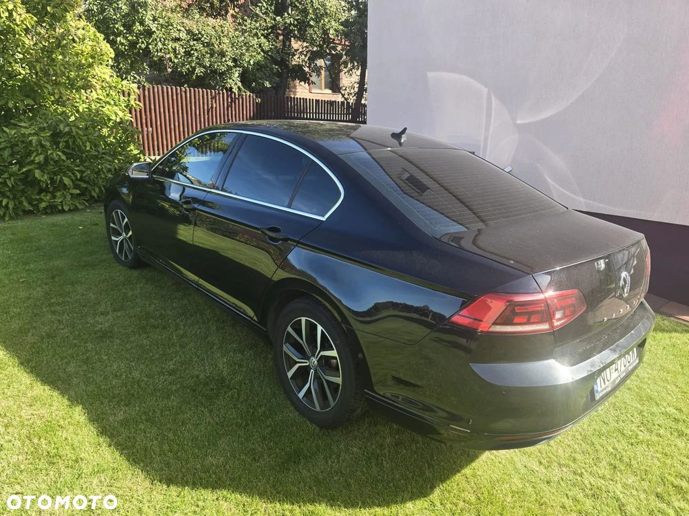 Volkswagen Passat - 4