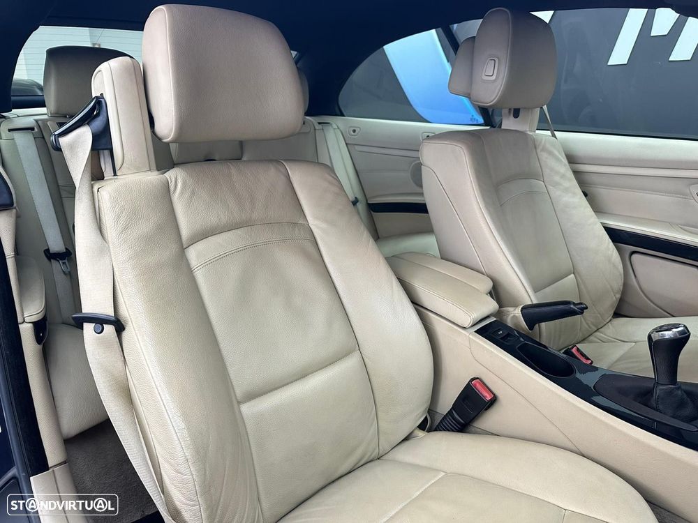 BMW 320 d Cabrio - 36
