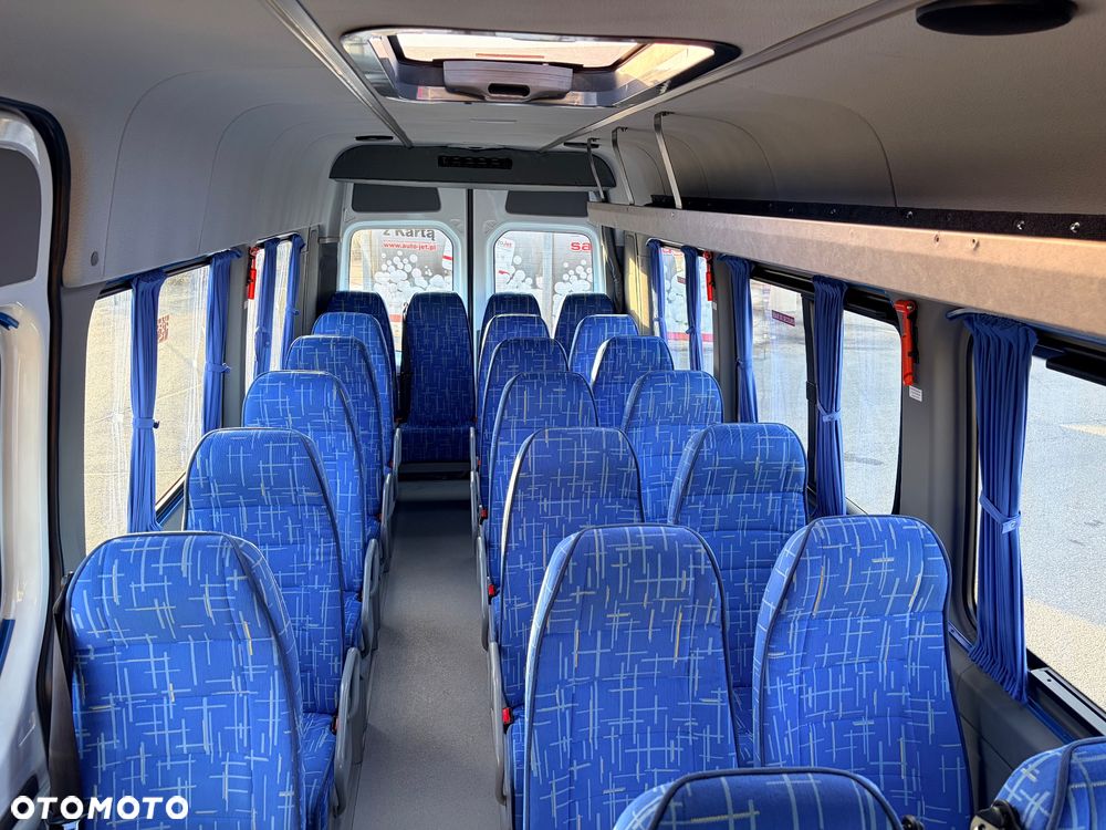 Mercedes-Benz 513 - 17