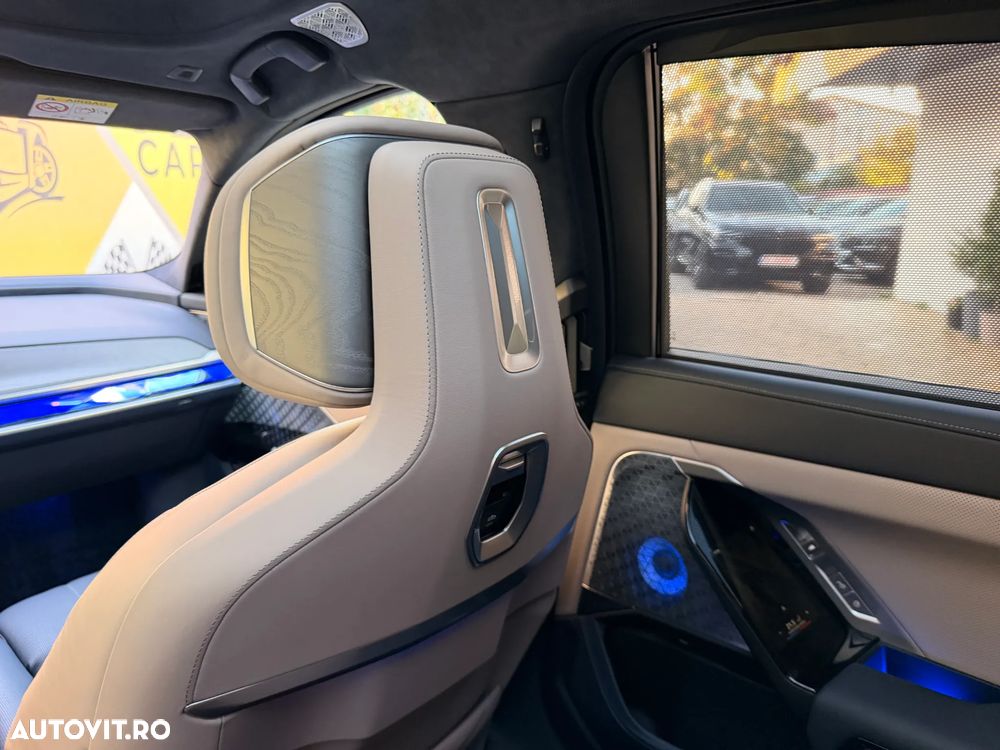 BMW Seria 7 740d xDrive MHEV - 17