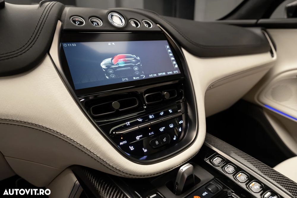 Aston Martin DBX - 20