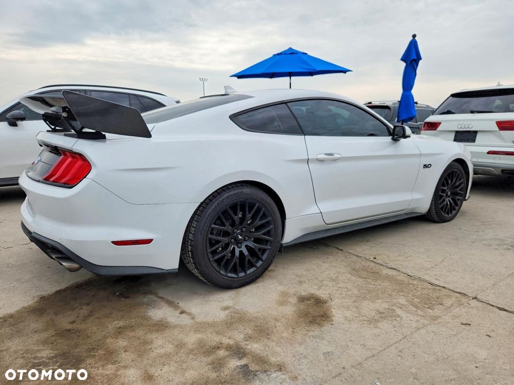 Ford Mustang 5.0 V8 GT - 4