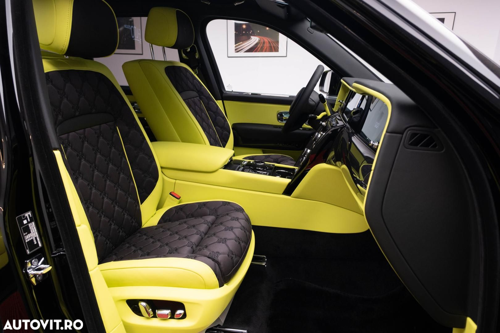 Rolls-Royce Cullinan - 16