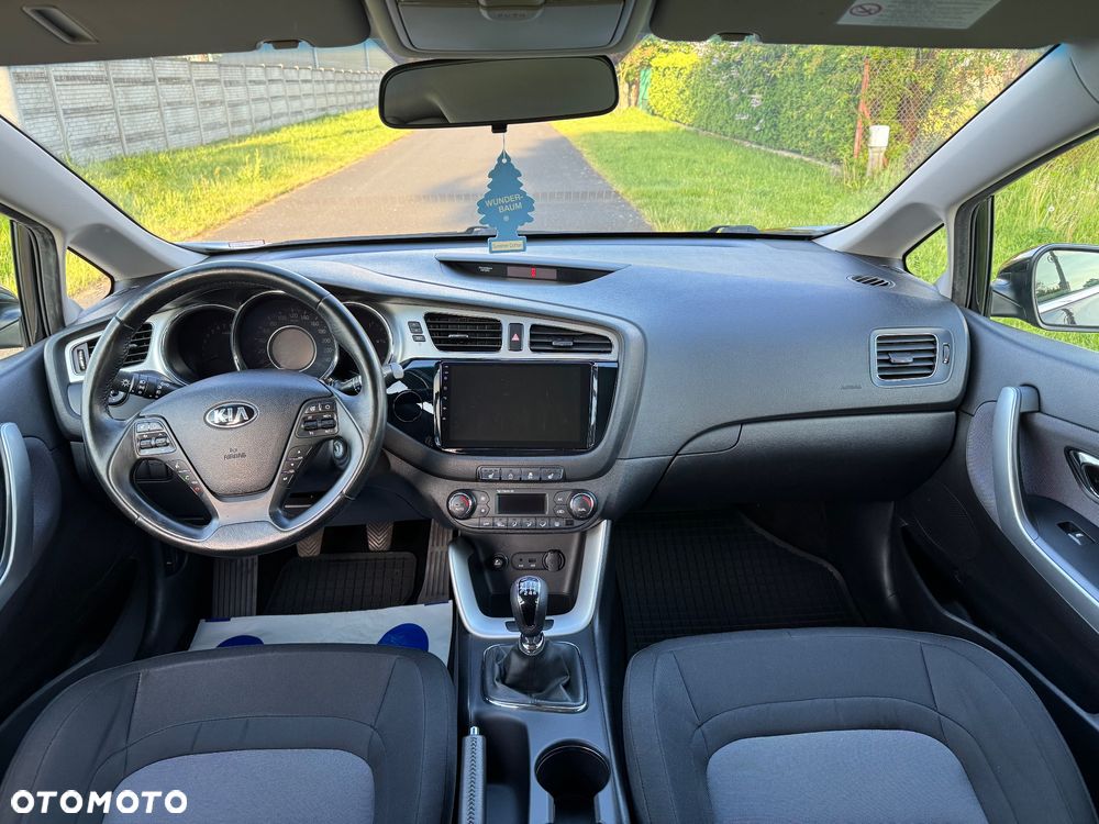 Kia Ceed - 25
