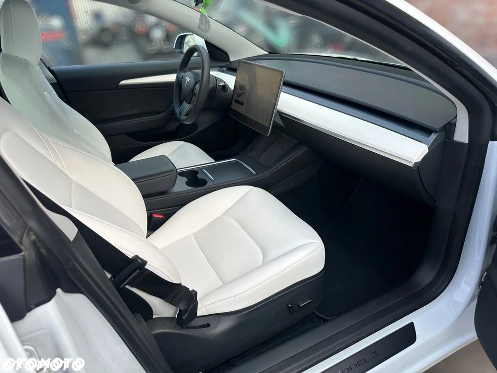 Tesla Model 3 Standard Reichweite Plus Hinterradantrieb - 8