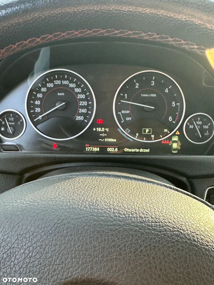 BMW Seria 3 330d M Sport - 11