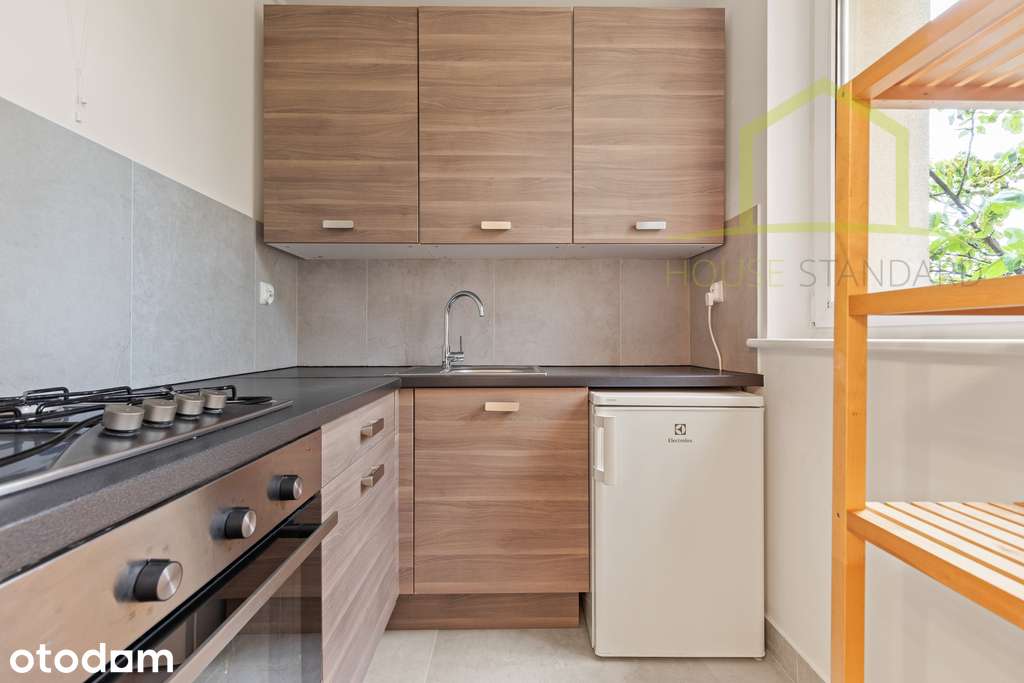 Kawalerka 24, 33 m², po remoncie, przy metrze