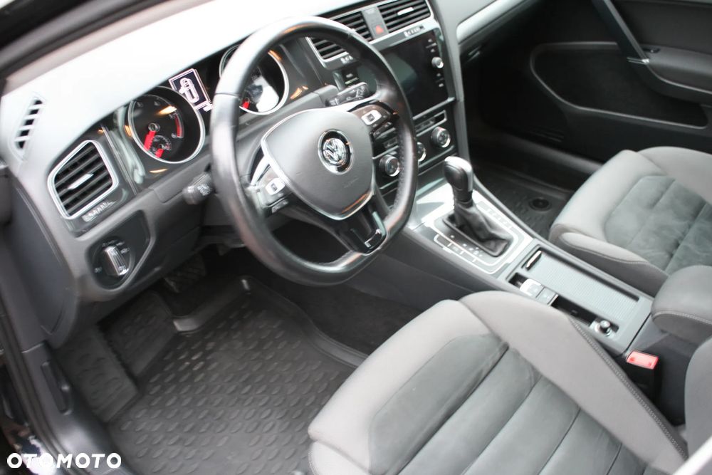 Volkswagen Golf 2.0 TDI SCR DSG Comfortline - 13