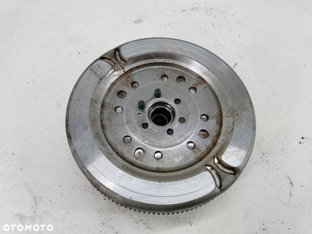 KOŁO DWUMASOWE KOMPLETNE SKODA KAMIQ 05E105266B  04R141016J 1.5 TSI - 7