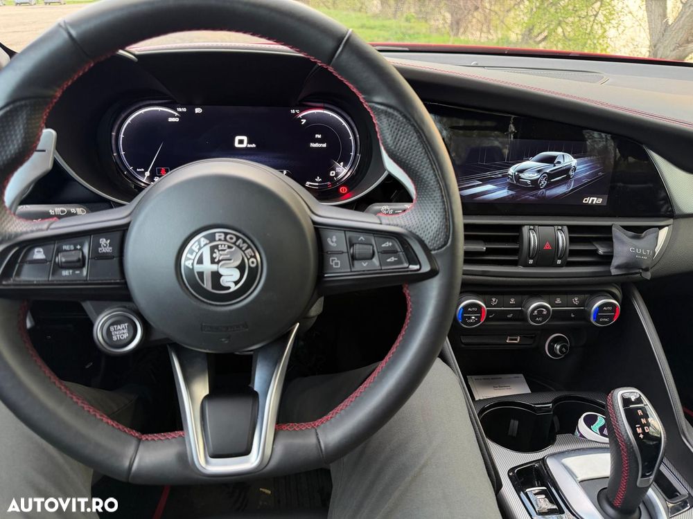 Alfa Romeo Giulia 2.0 Turbo 16V AT8-Q4 Competizione - 23