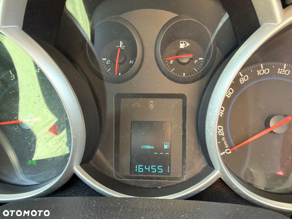 Chevrolet Cruze 1.6 LS - 23