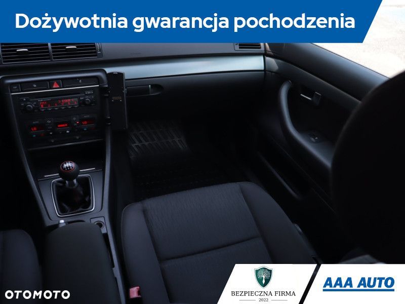 Audi A4 Limousine - 10