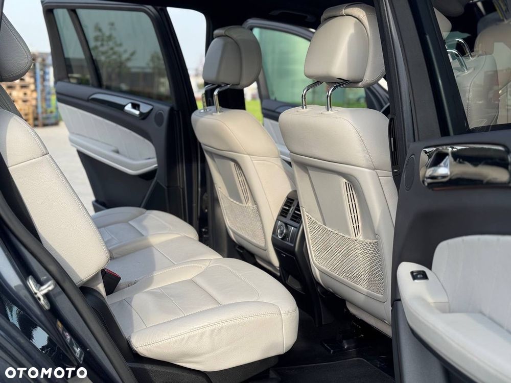 Mercedes-Benz GL 500 4-Matic - 12