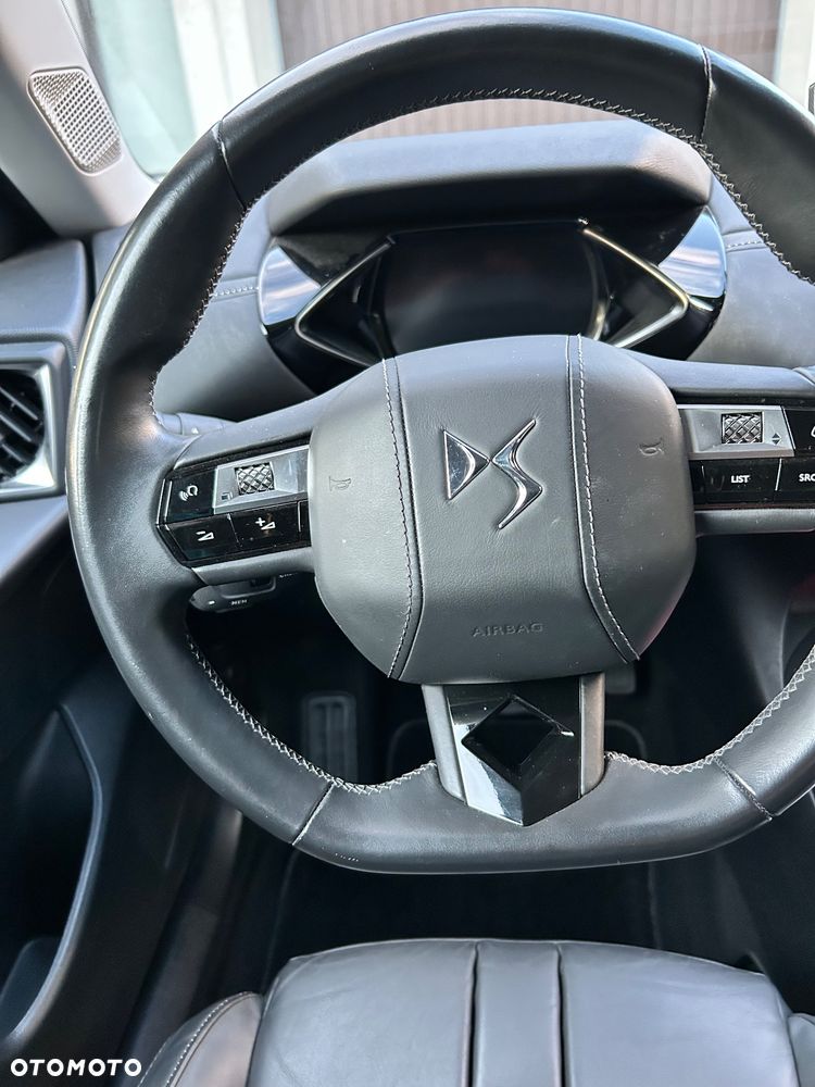 DS Automobiles DS 3 Crossback Crossback PERFORMANCE LINE + - 28
