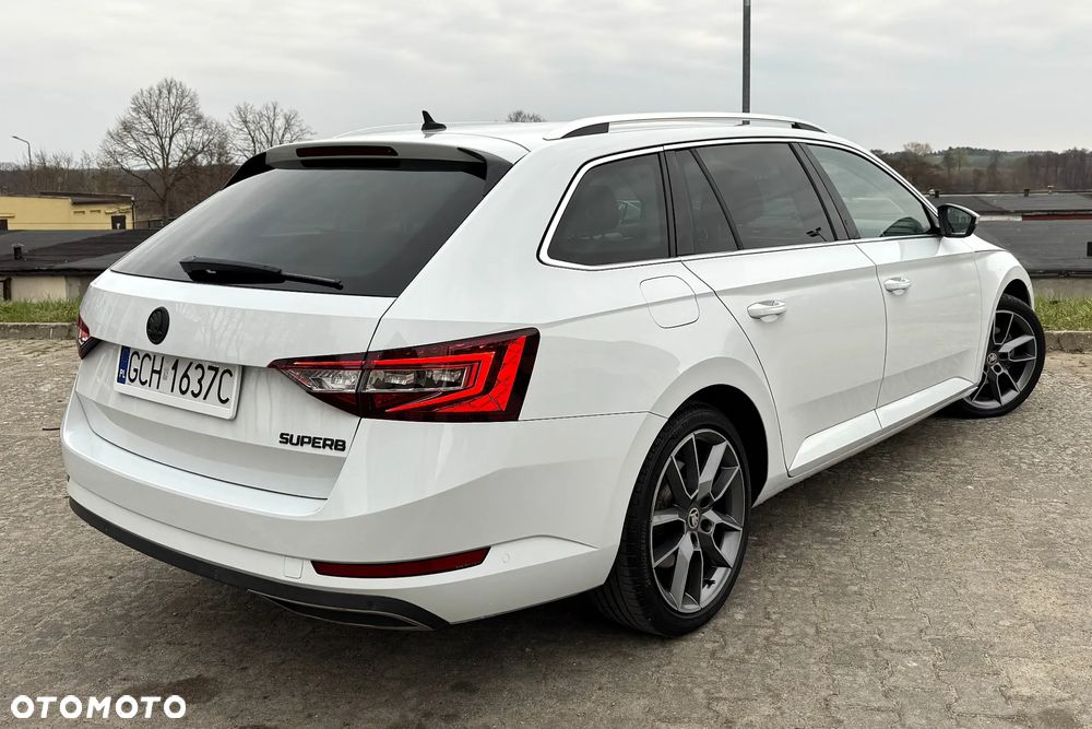 Skoda Superb 2.0 TDI Sportline - 7