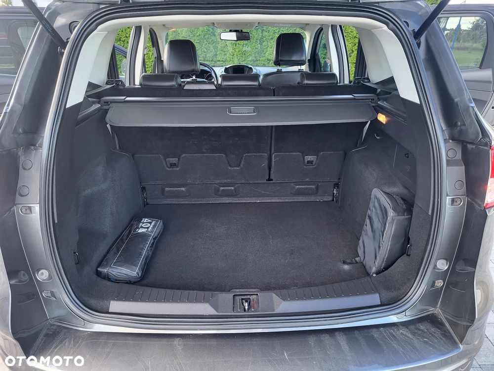 Ford Kuga 2.0 TDCi 2x4 Titanium - 20