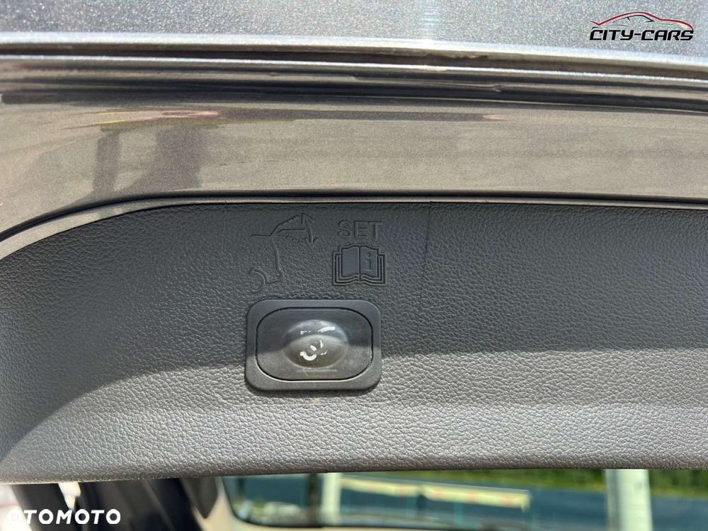 Ford Kuga - 36