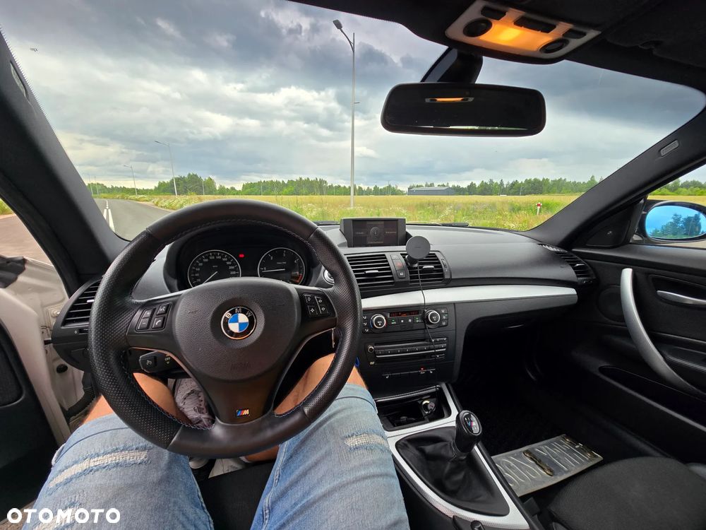 BMW Seria 1 123d - 14