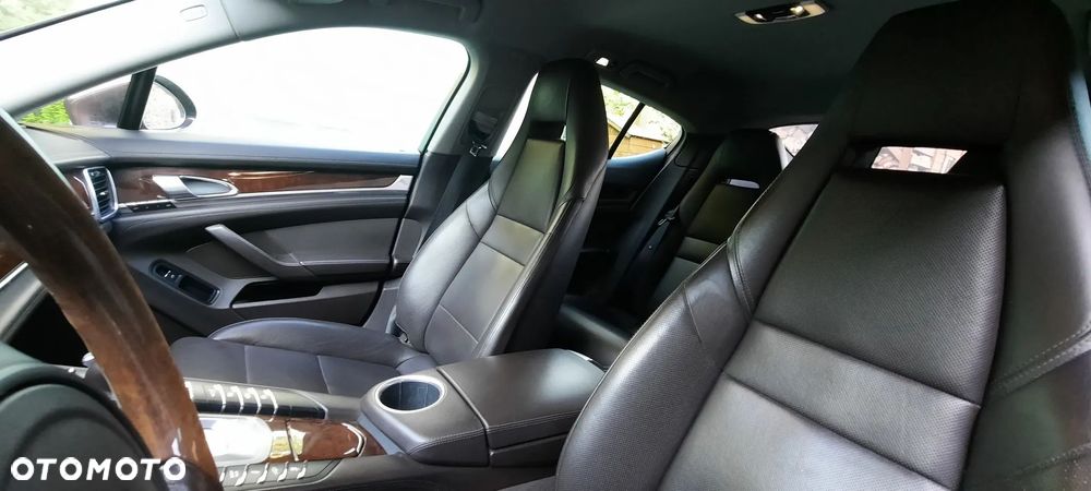 Porsche Panamera 4S - 13