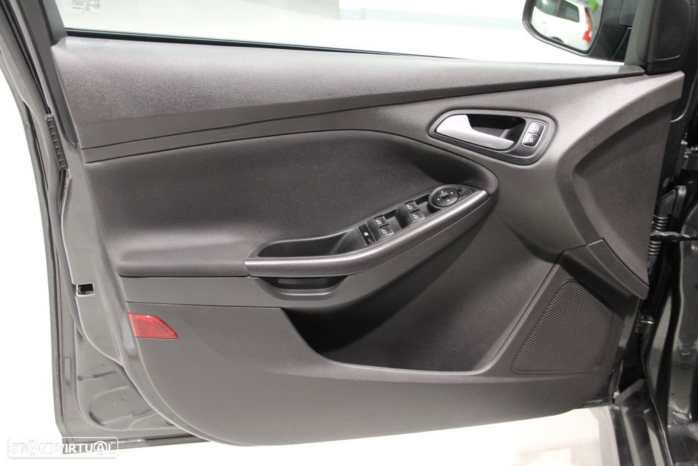Ford Focus 1.5 TDCi ST-Line - 5