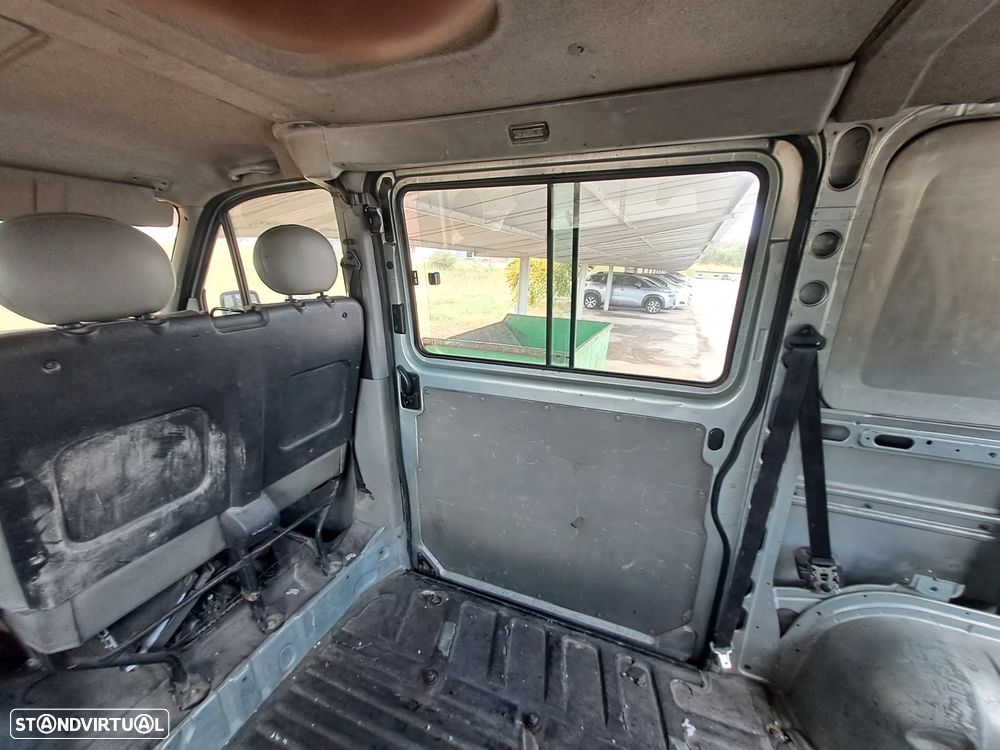 Nissan Interstar - 16