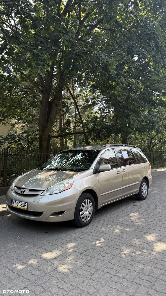 Toyota Sienna 3.3 LE AWD - 3
