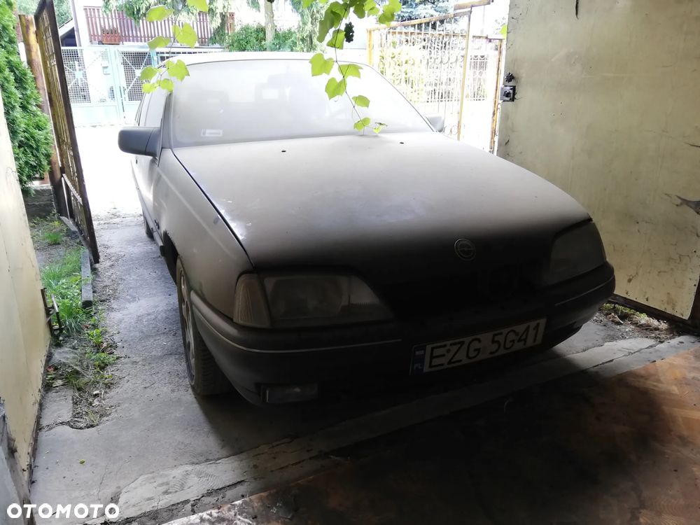 Opel Omega 2.0i GL - 3