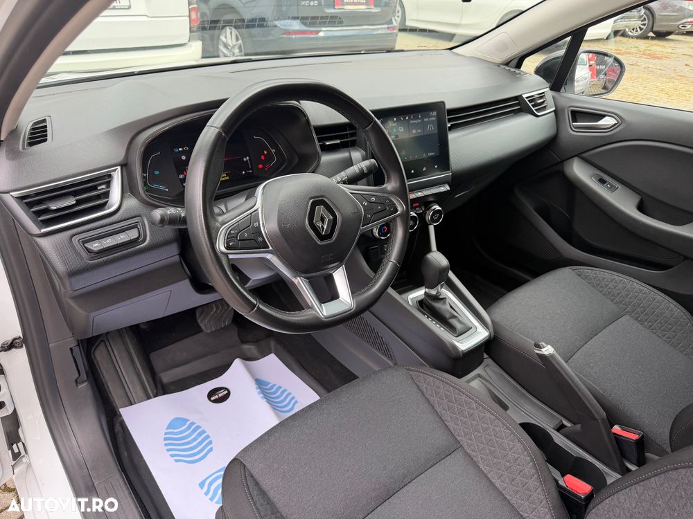 Renault Clio V E-Tech 145 Evolution - 11