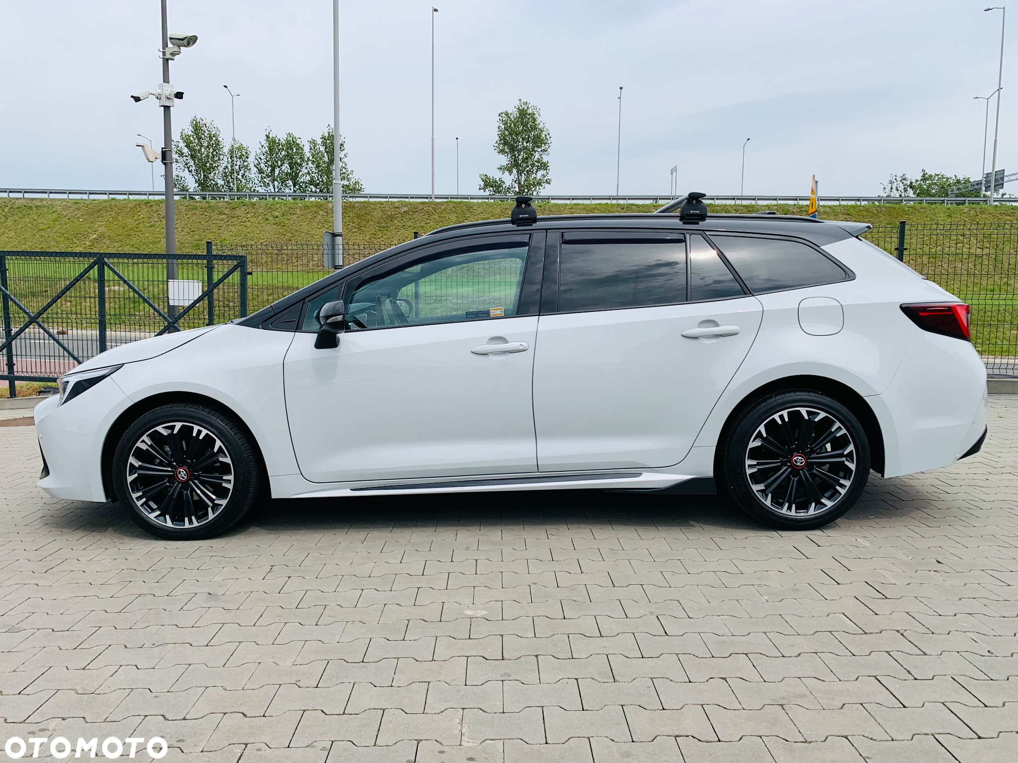 Toyota Corolla 1.8 Hybrid GR Sport Dynamic - 13