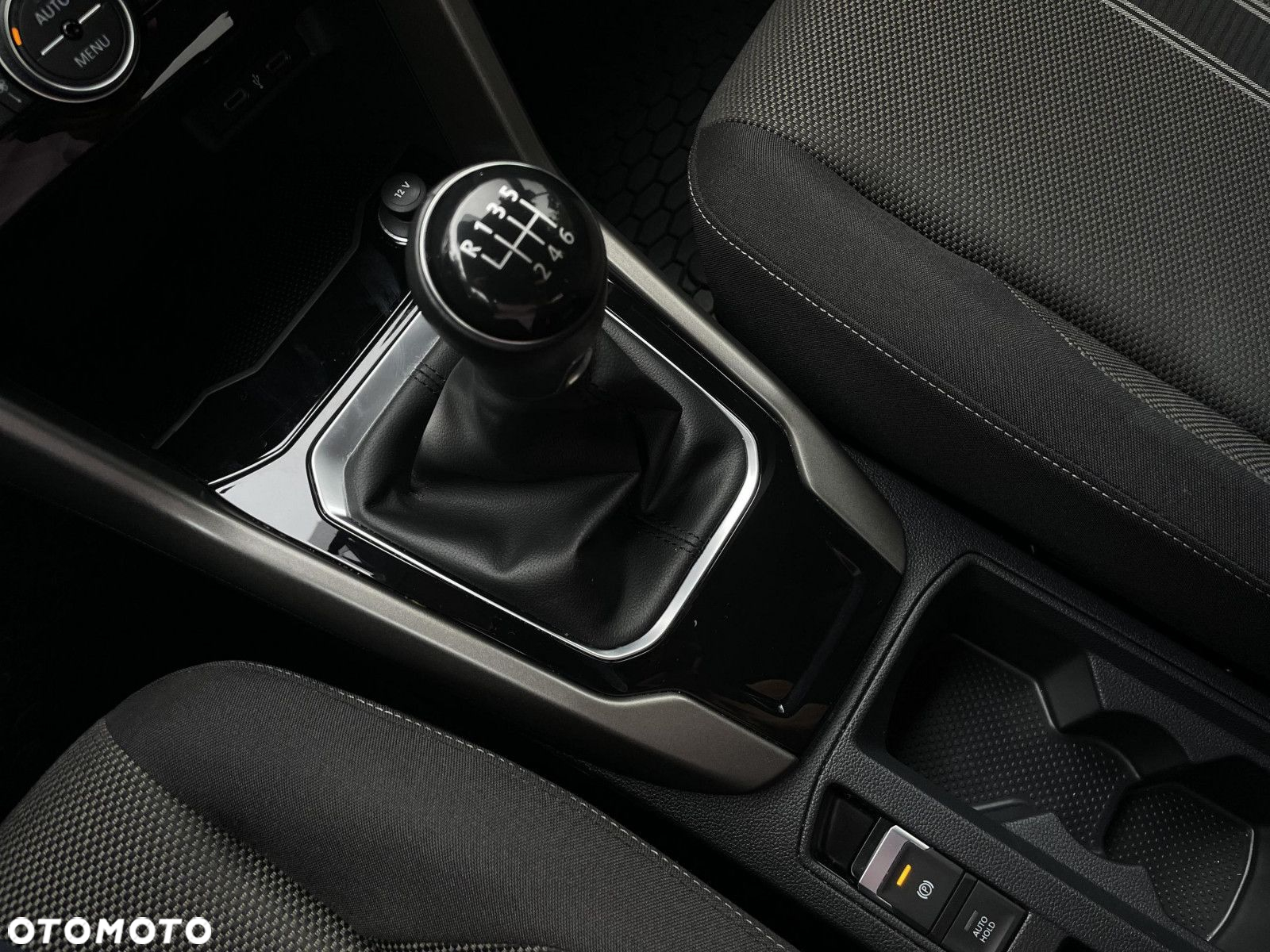 Volkswagen T-Roc - 18