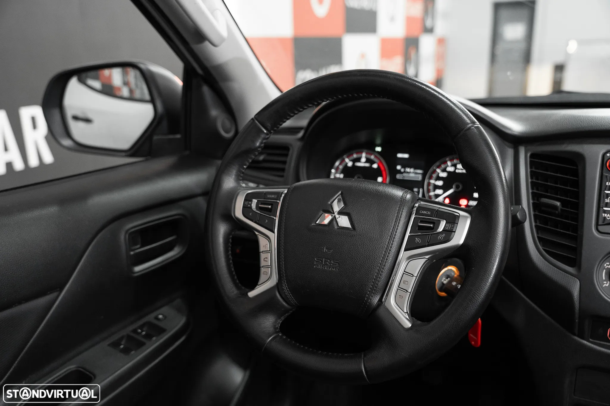 Mitsubishi L200 2.3 DI-D Club Invite 4WD - 19