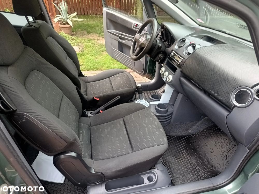 Mitsubishi Colt - 16