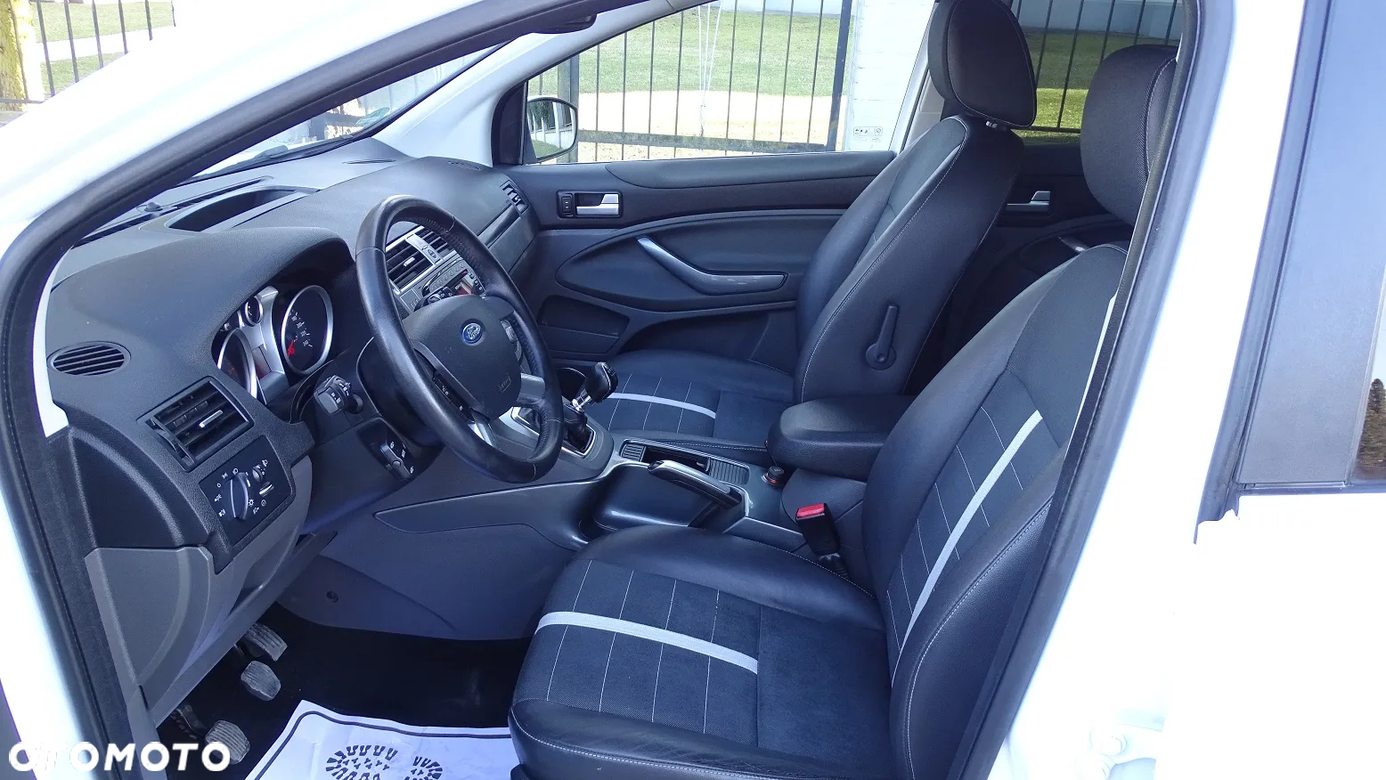 Ford Kuga 2.0 TDCi 2x4 Individual - 12