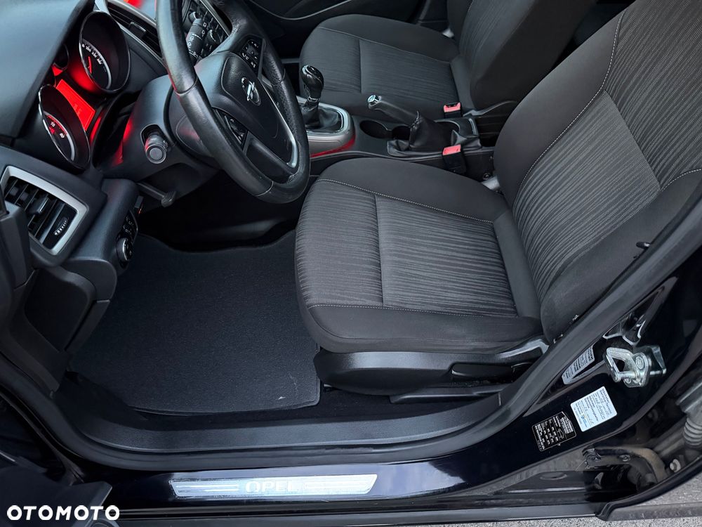 Opel Astra 1.4 T Enjoy - 10