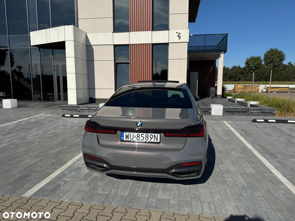 BMW Seria 7 740d xDrive sport - 21