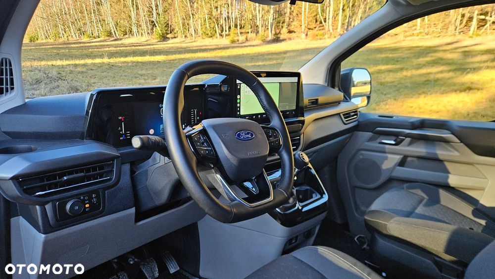 Ford Tourneo Custom - 10