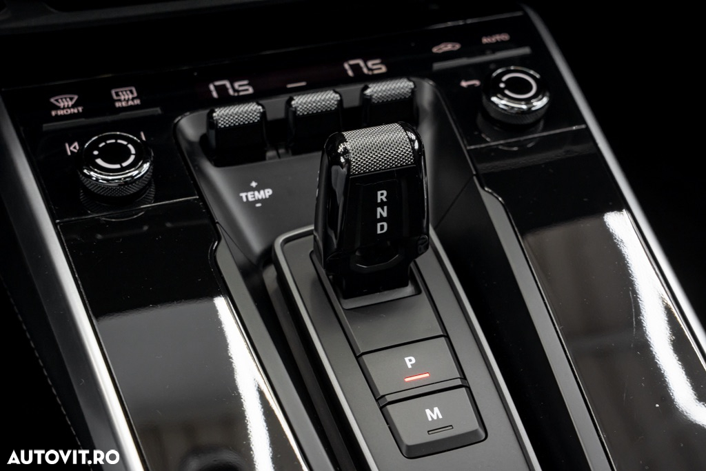 Porsche 911 Carrera 4S PDK - 35