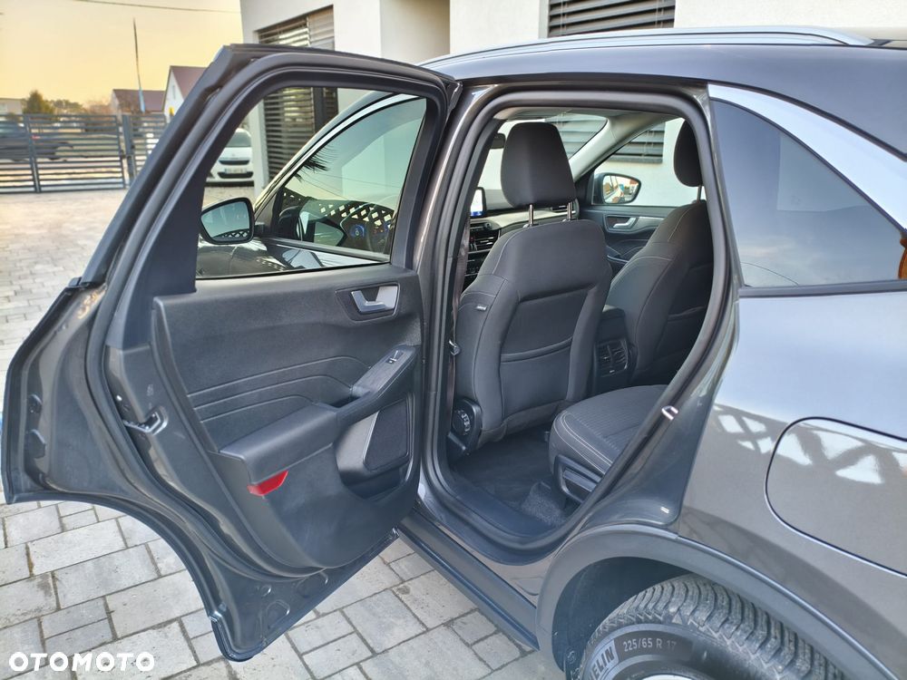 Ford Kuga 2.5 Duratec FHEV TITANIUM - 21
