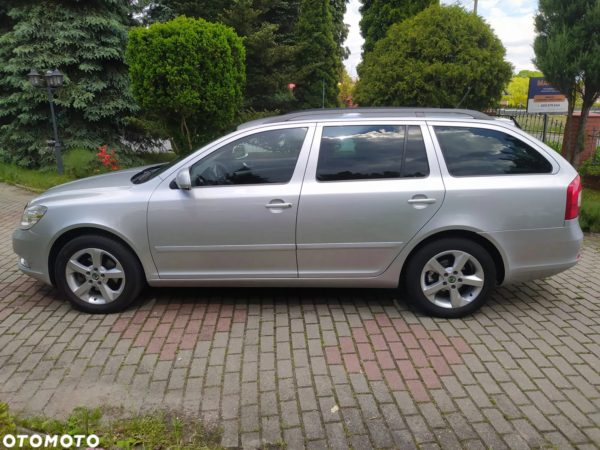 Skoda Octavia 1.6 TDI DPF FAMILY - 9