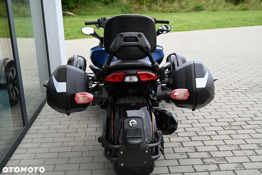 Can-Am Spyder - 8
