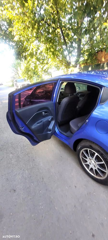 Kia Rio - 2