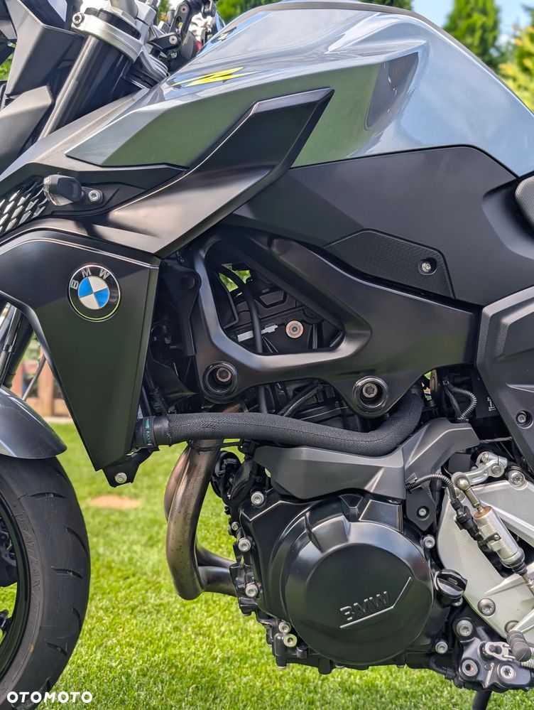 BMW F - 9