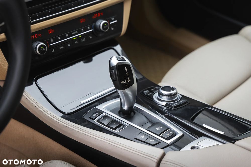 BMW Seria 5 520d xDrive Luxury Line - 16